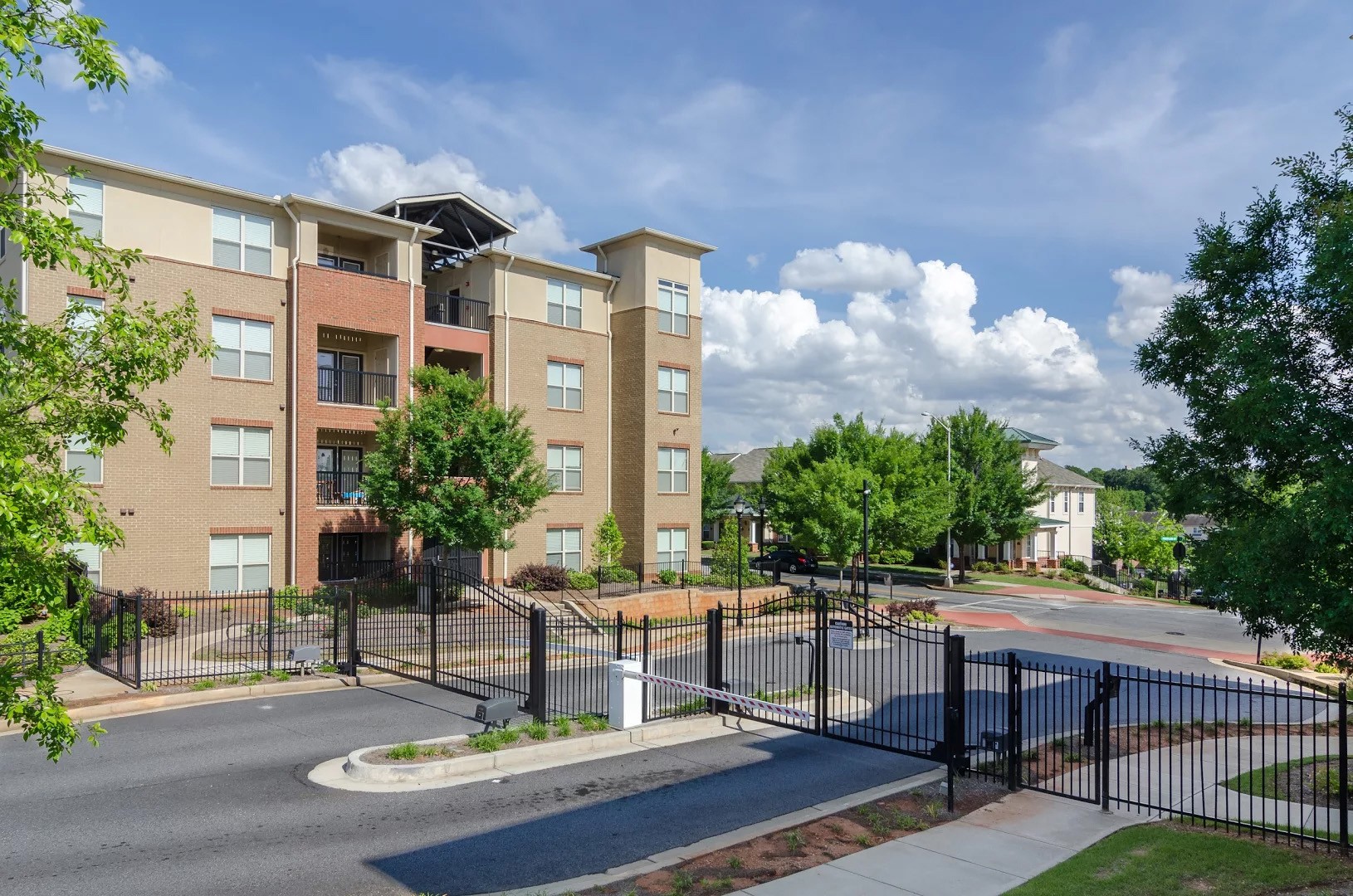 Ashley Collegetown, Atlanta (see reviews, pics & AVAIL)