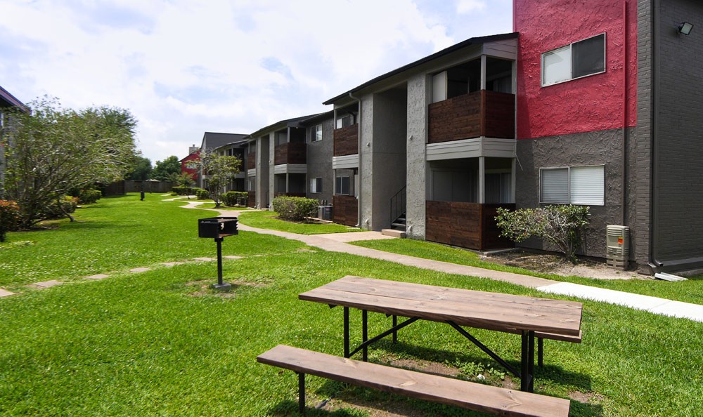 Newport at Clear Lake, Houston - (see reviews, pics & AVAIL)