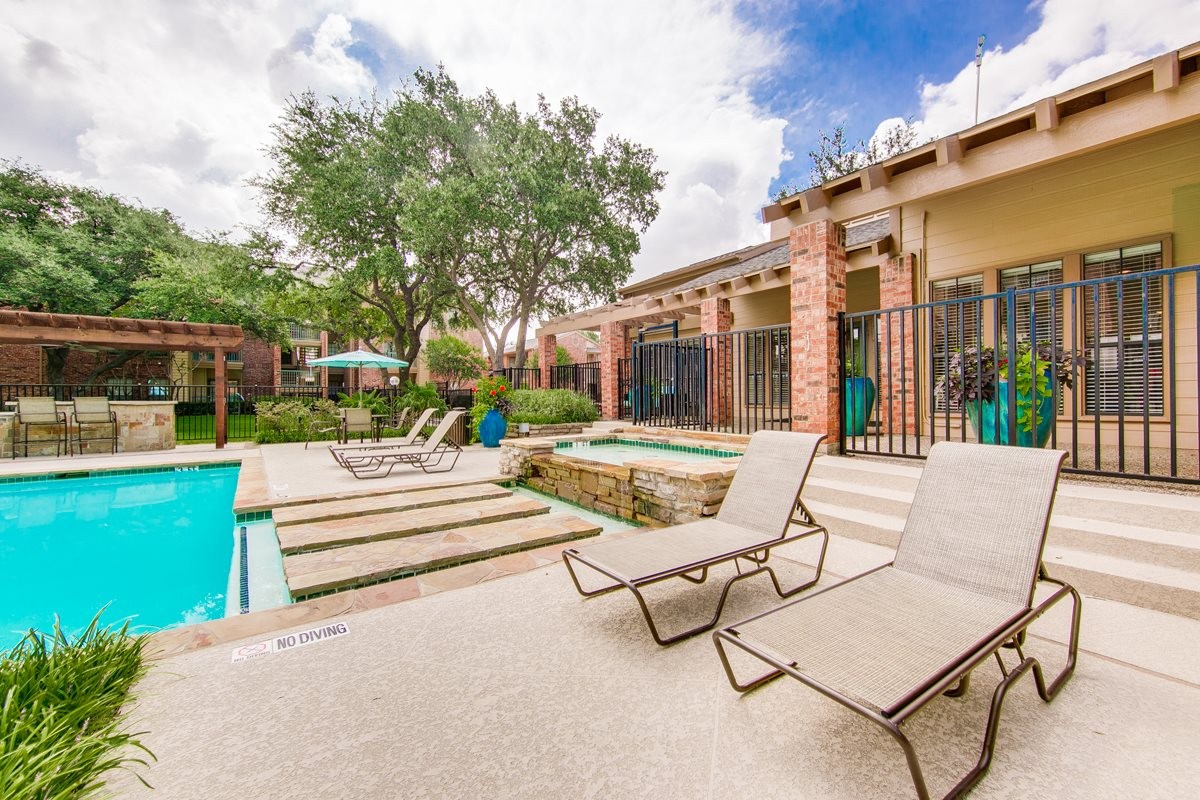 Oaks of North Dallas, Dallas (see pics & AVAIL)