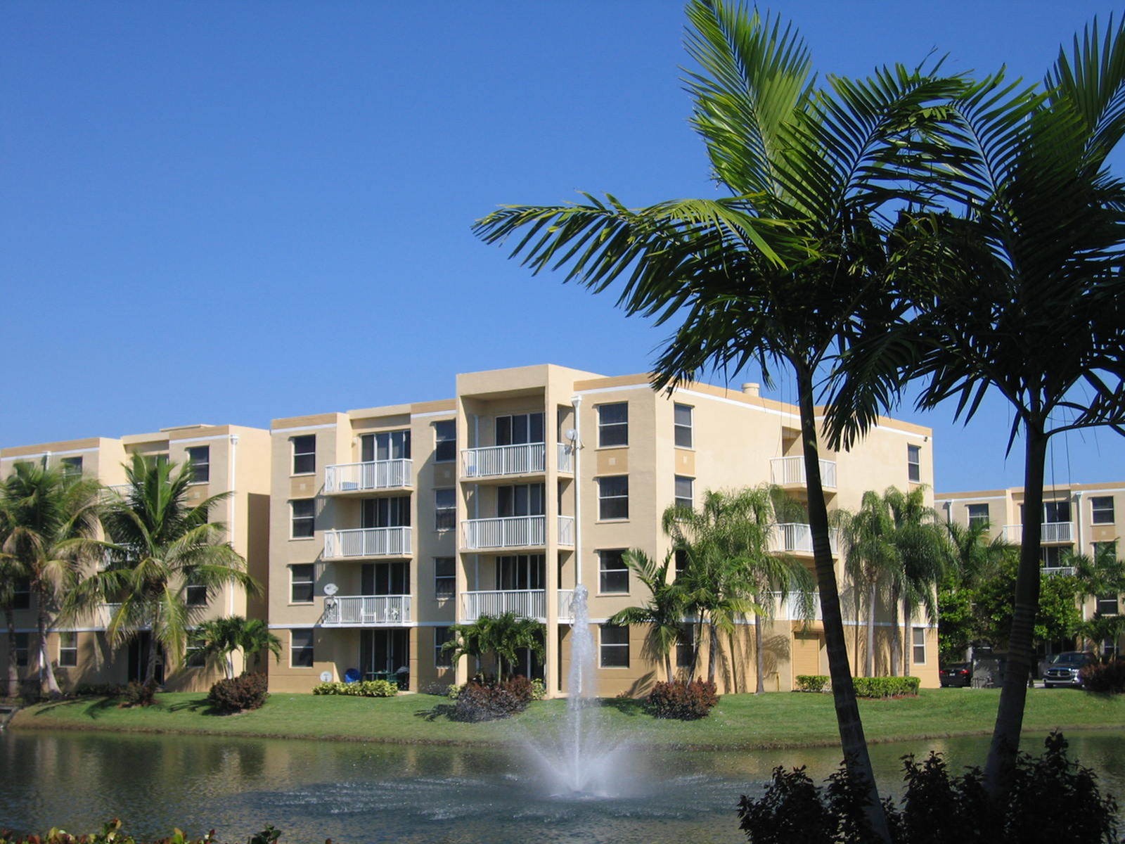Sheridan Lake Club Apartments, Dania Beach - (see pics & AVAIL)