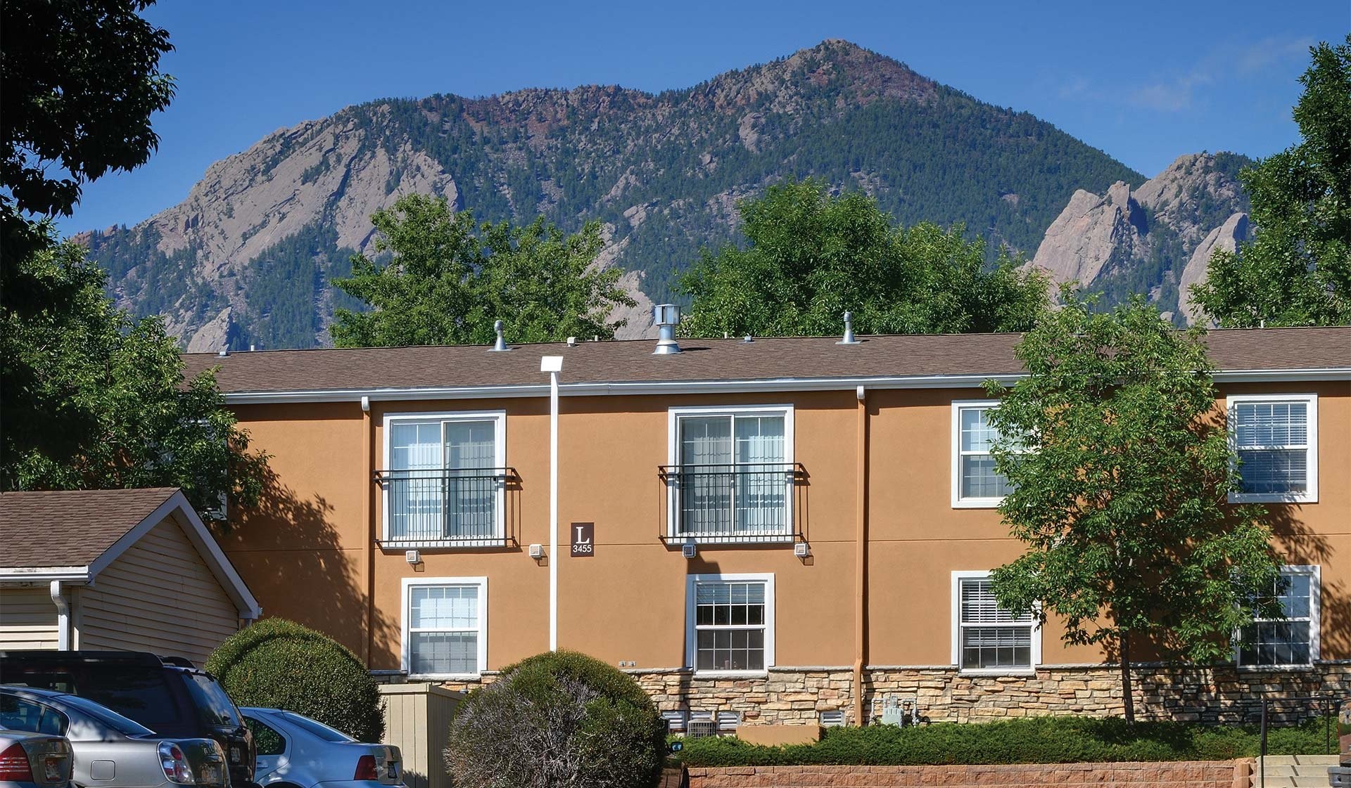 Boulder Creek Apartments, Boulder - (see pics & AVAIL)