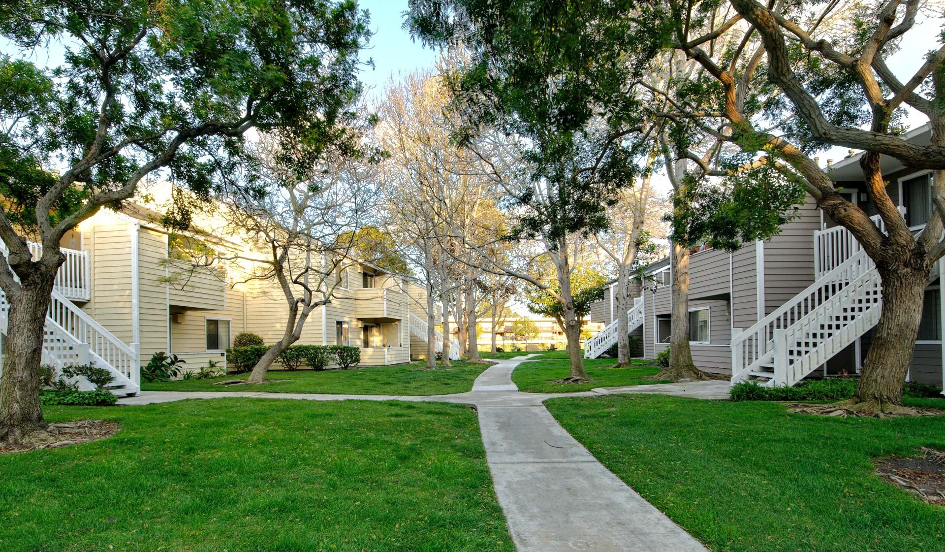 Mariners Cove Apartments, San Diego - (see pics & AVAIL)
