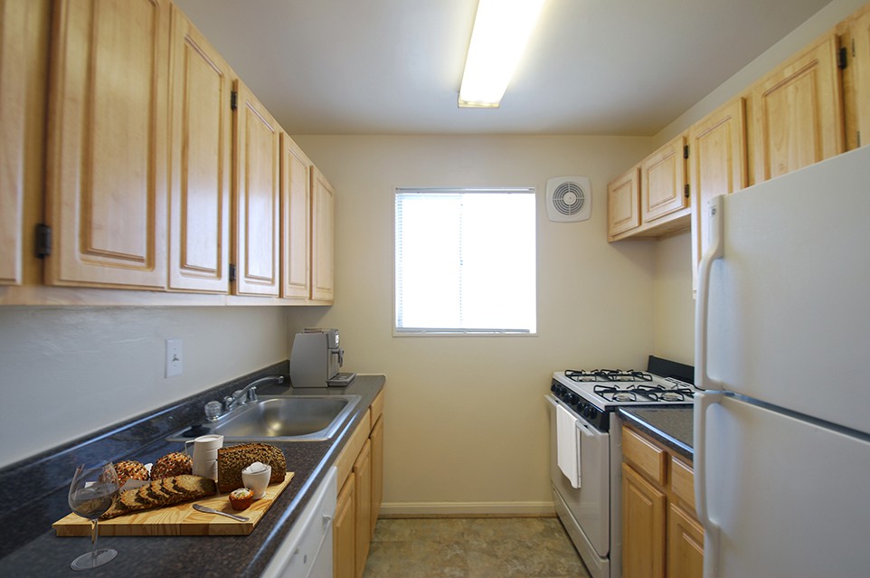 Oakland Apartments, Arlington (see pics &amp; AVAIL)