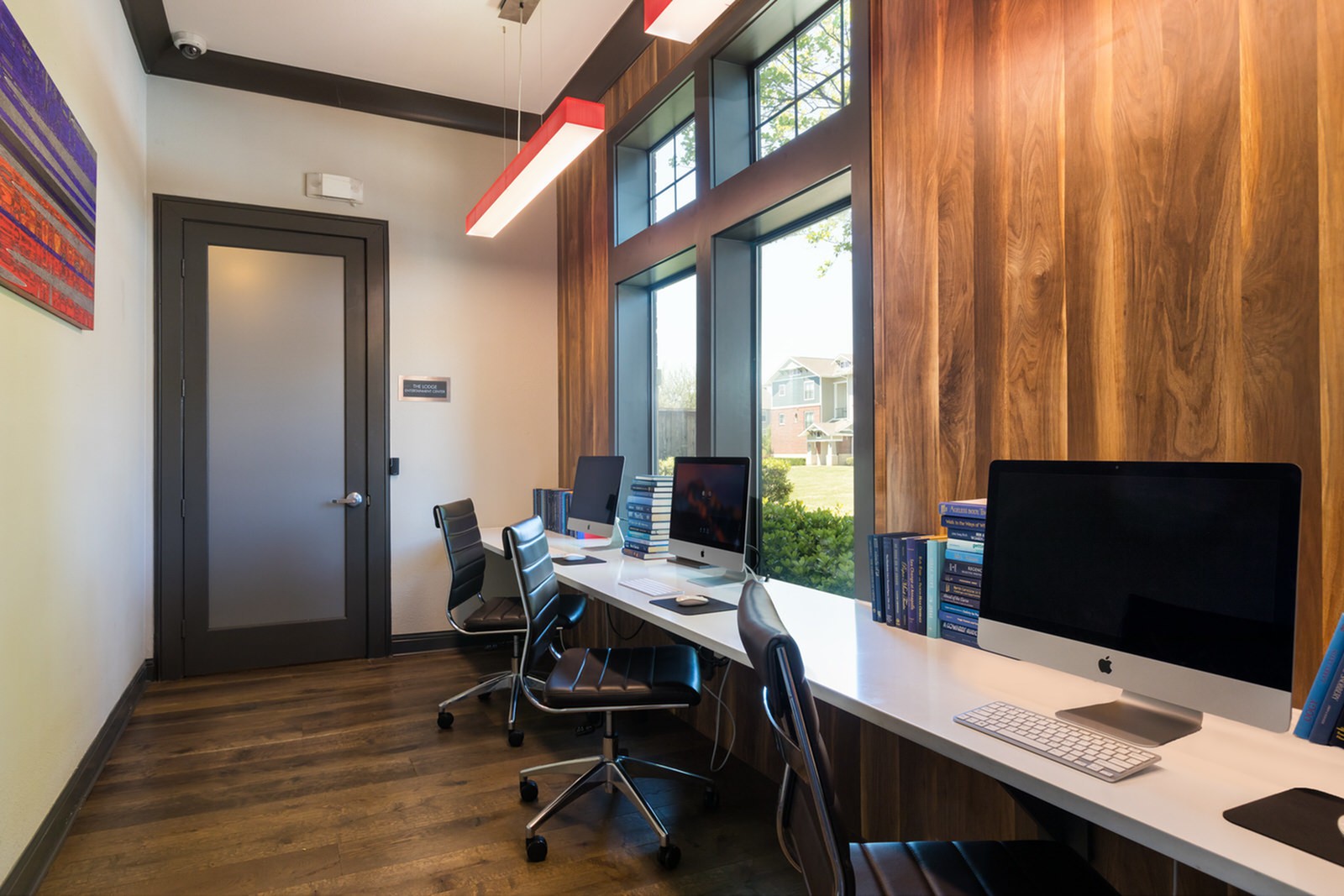 Centreport Lake Luxury Apartments IUCN Water