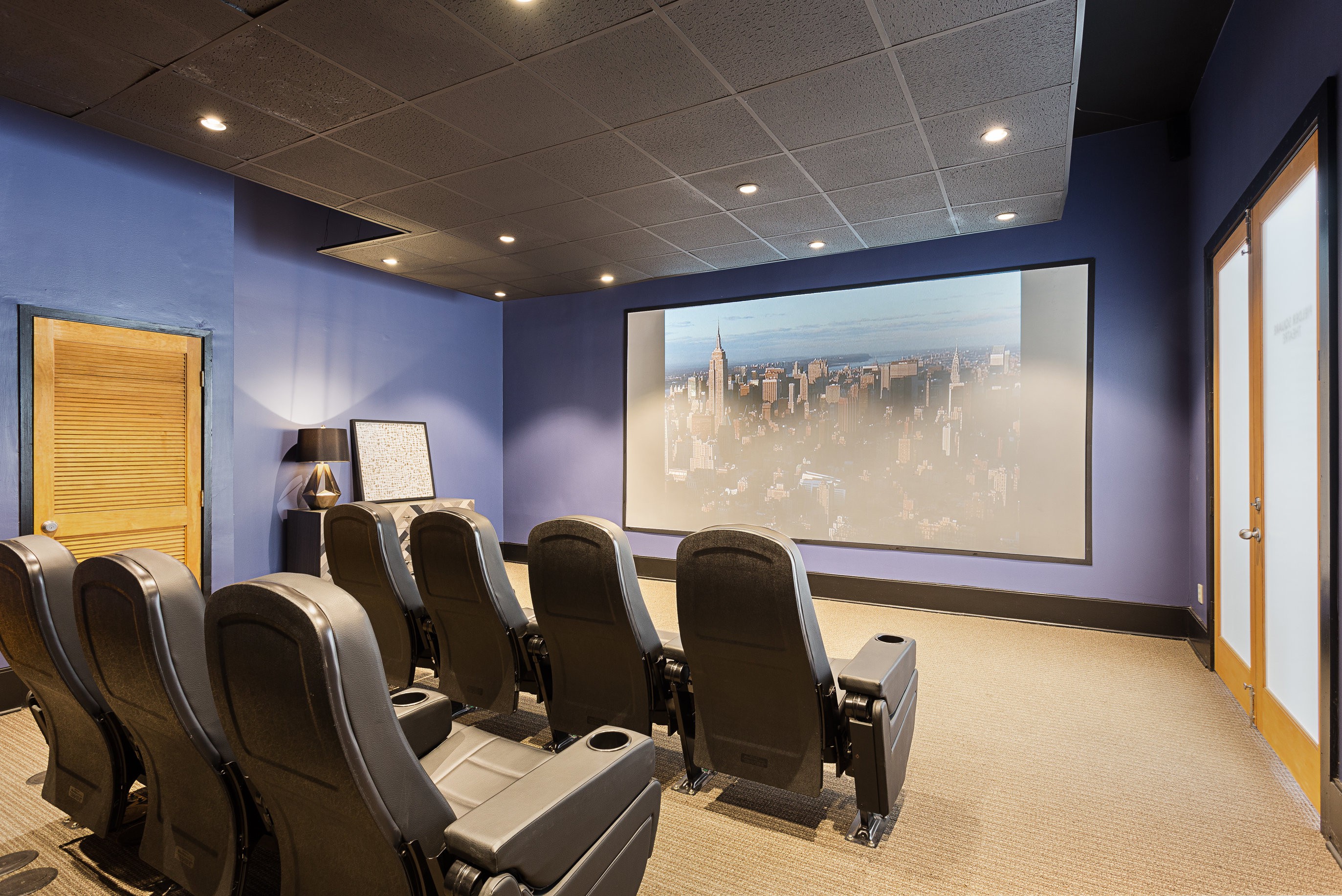 Fielder Square, Memphis - (see pics & AVAIL)