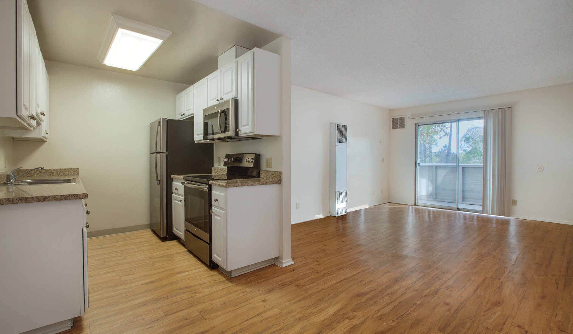 Mariners Cove Apartments, San Diego - (see pics & AVAIL)