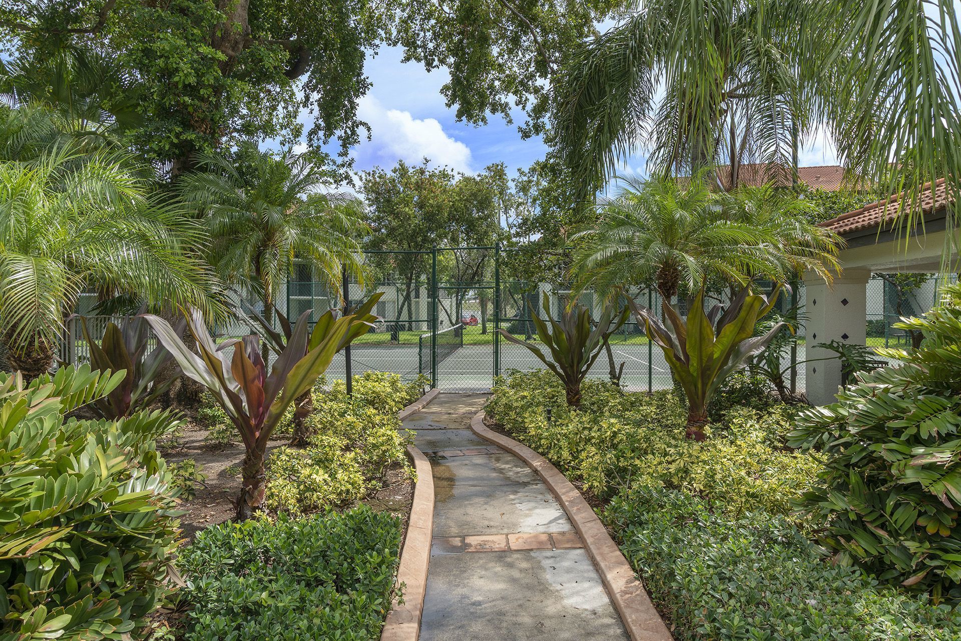 The Lakes at Deerfield, Deerfield Beach - (see pics & AVAIL)