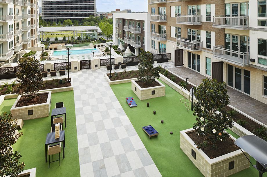 Camden McGowen Station, Houston - (see pics & AVAIL)