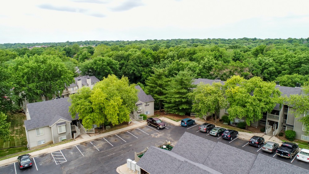 The Retreat at Woodlands, Kansas City - (see pics & AVAIL)