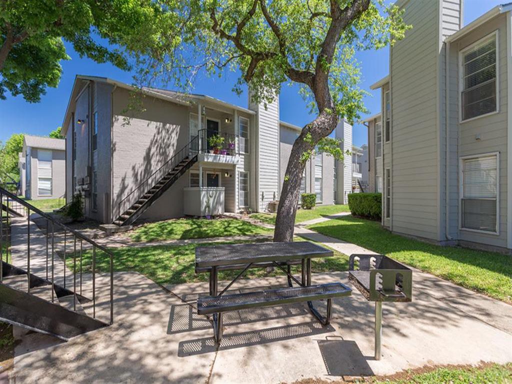 Country View Apartments, San Antonio - (see pics & AVAIL)
