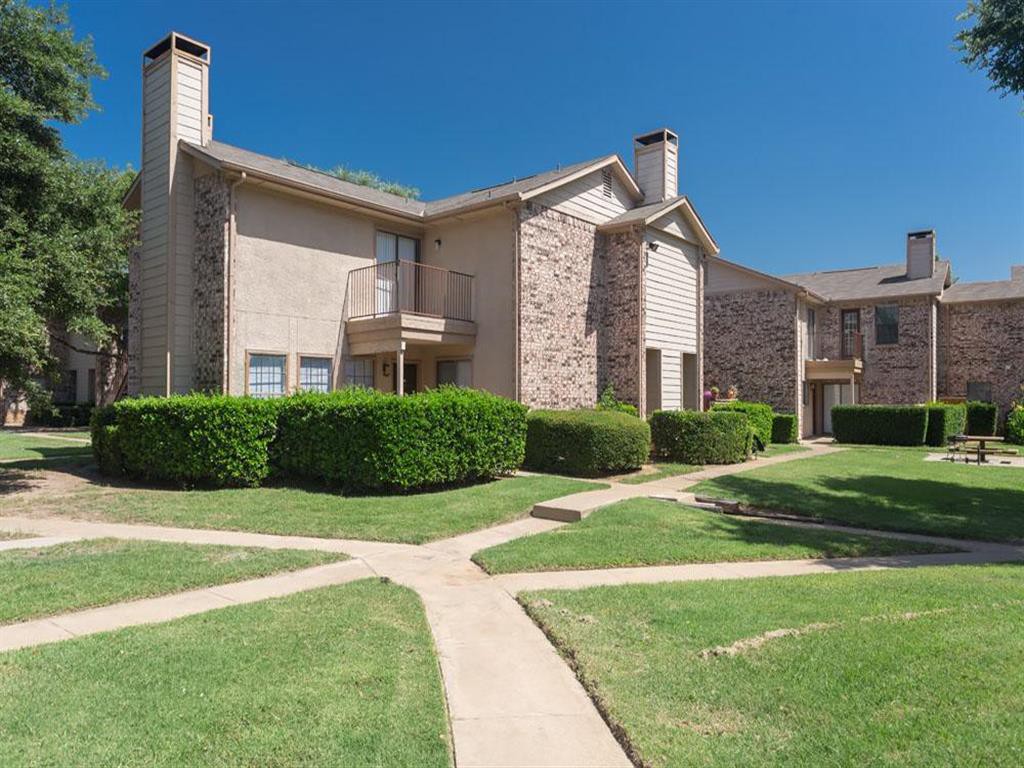 The Woods of Bedford Apartments, Bedford - (see pics & AVAIL)