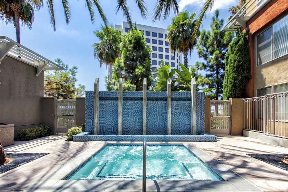 Camden Main And Jamboree, Irvine - (see pics & AVAIL)