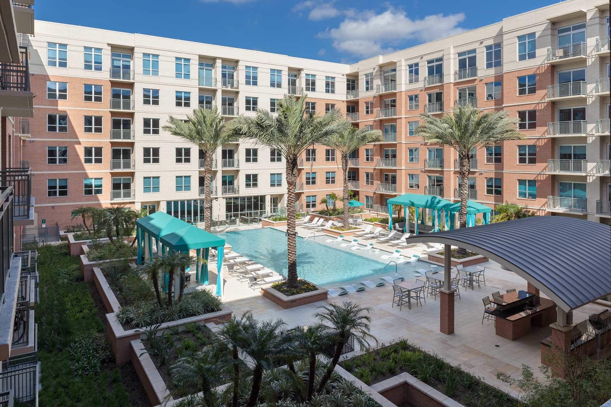 One Lakes Edge, The Woodlands - (see pics & AVAIL)