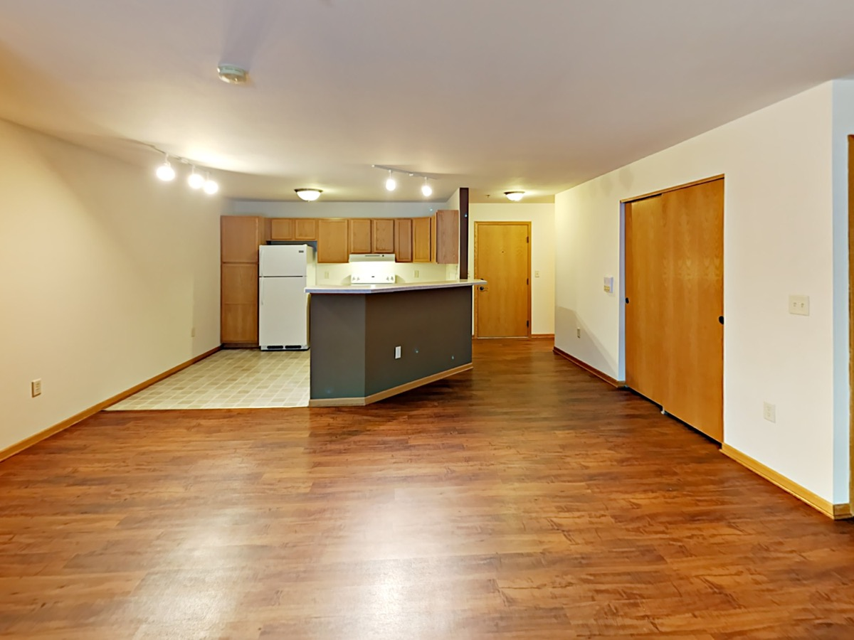 AVAIL) & Station, - Wauwatosa Underwood pics (see AVAIL) & Station, - Wauwatosa Underwood pics (see