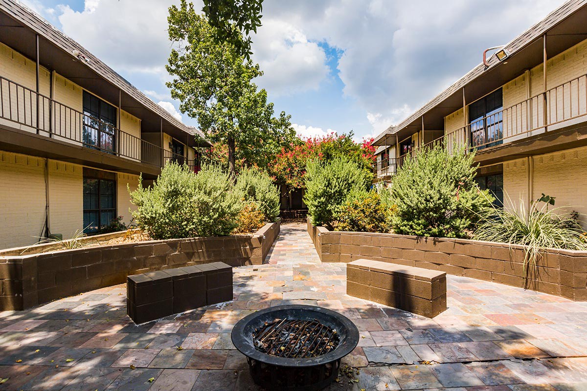 La Vita On Lovers Lane, Dallas - (see pics & AVAIL)