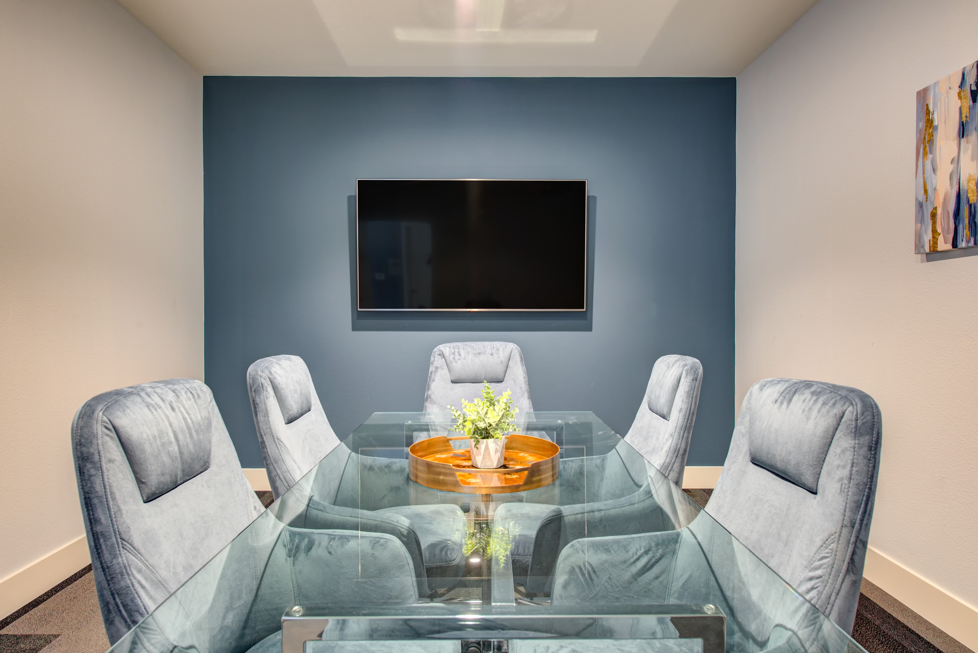 Vestalia, Glendale - (see pics & AVAIL)