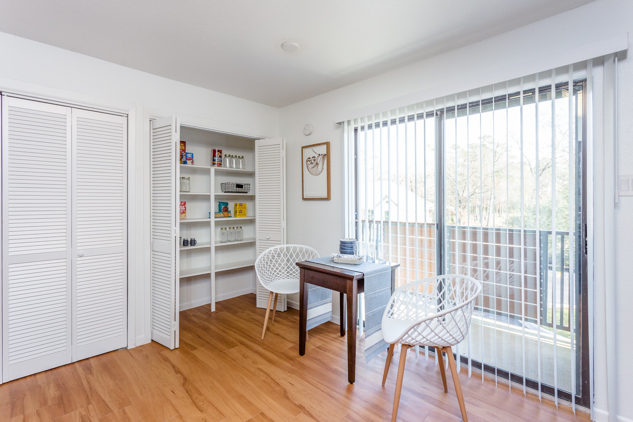 Kingwood Lakes, Houston - (see pics & AVAIL)