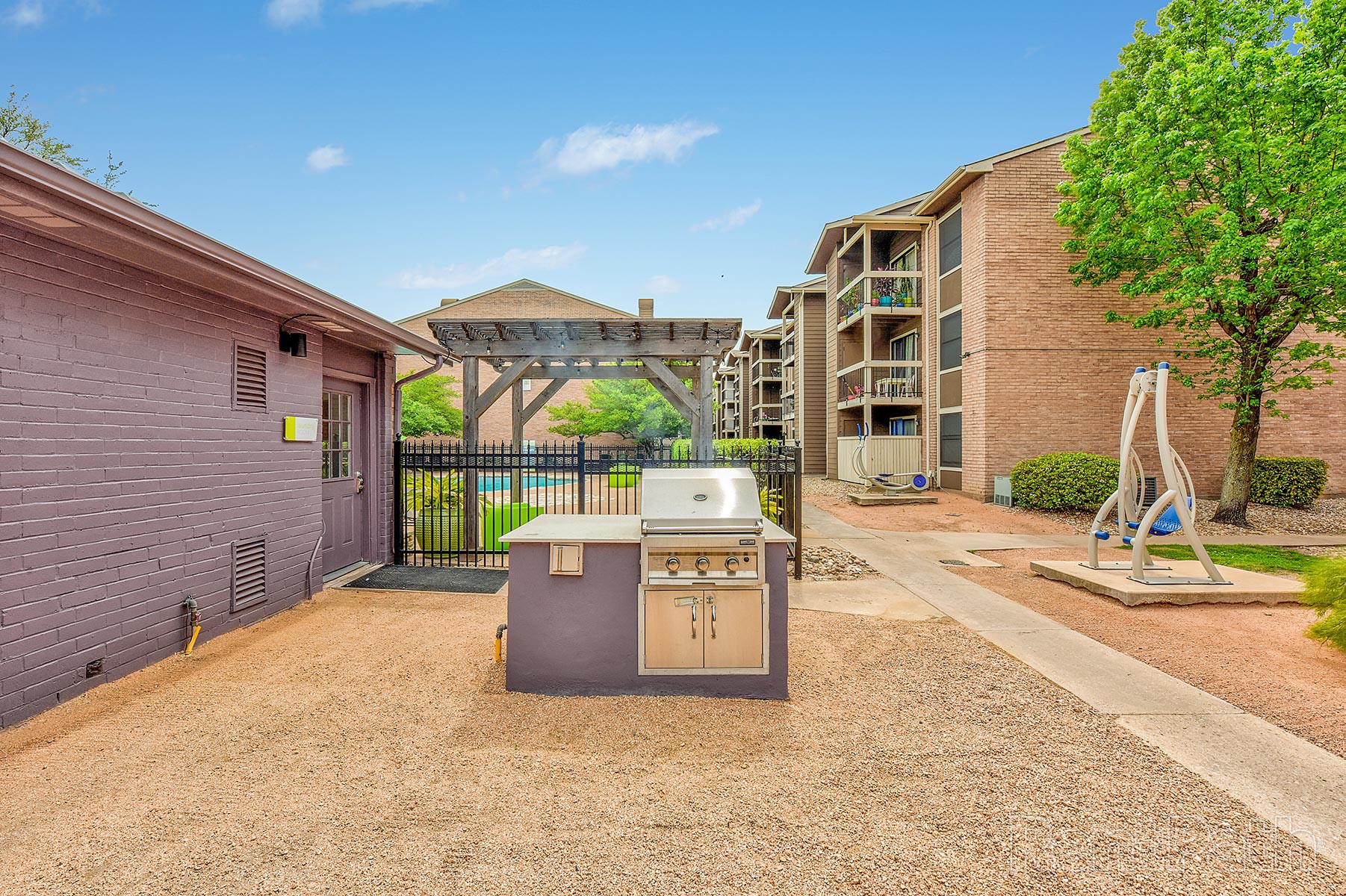 Mueller Flats, Austin (see pics & AVAIL)