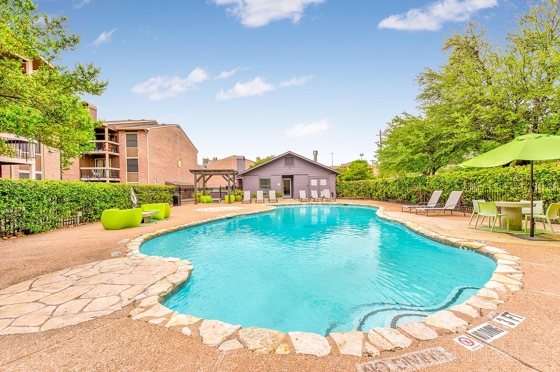 Mueller Flats, Austin (see pics & AVAIL)