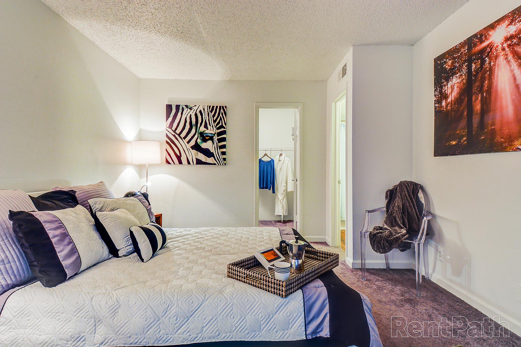 Mueller Flats, Austin (see pics & AVAIL)