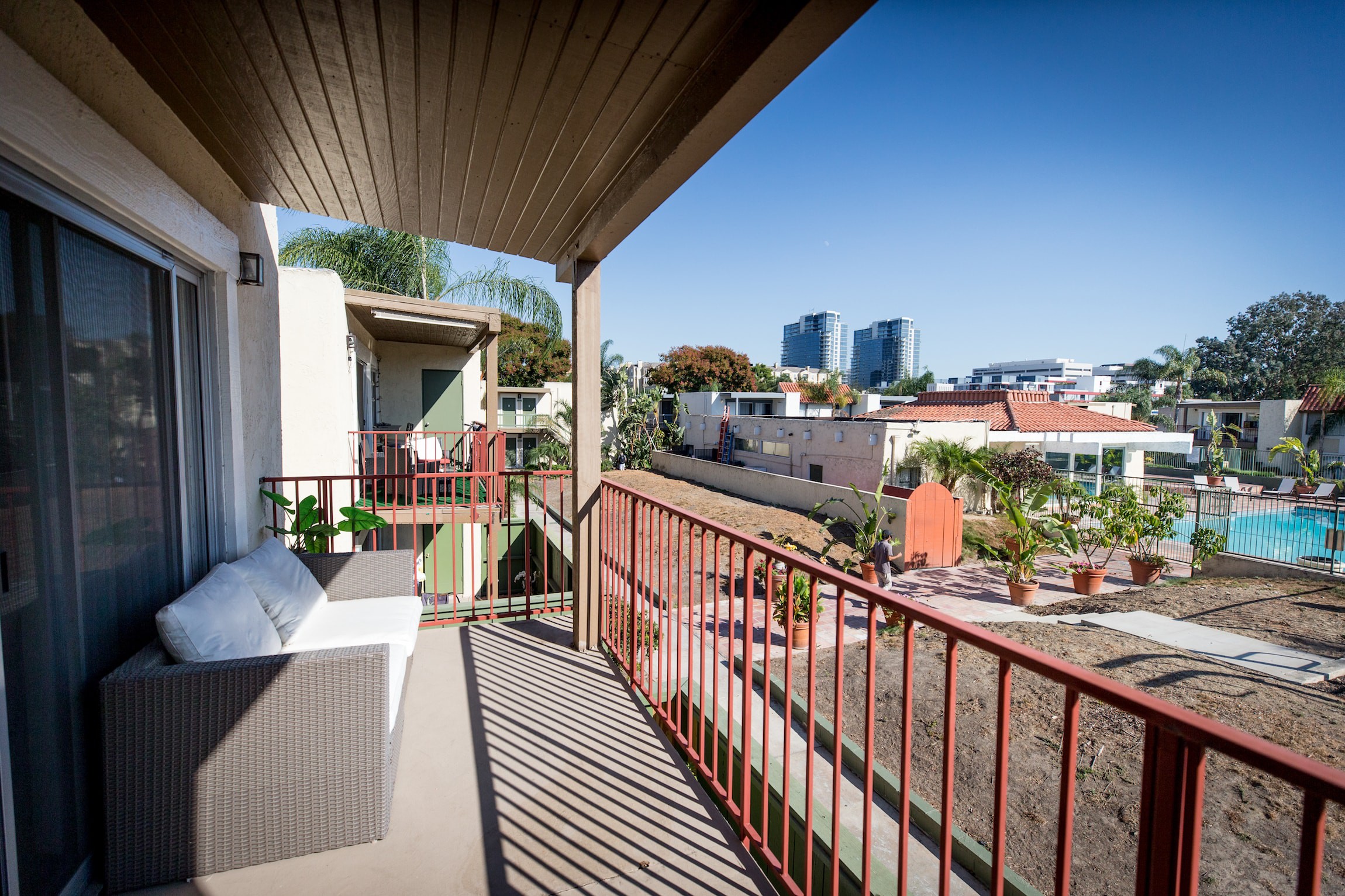 The Californian Apartments, Santa Ana - (see pics & AVAIL)