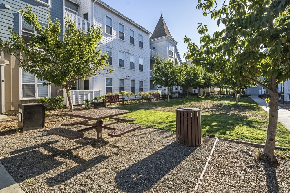 Vineyards Apartments, Gilroy (see pics & AVAIL)