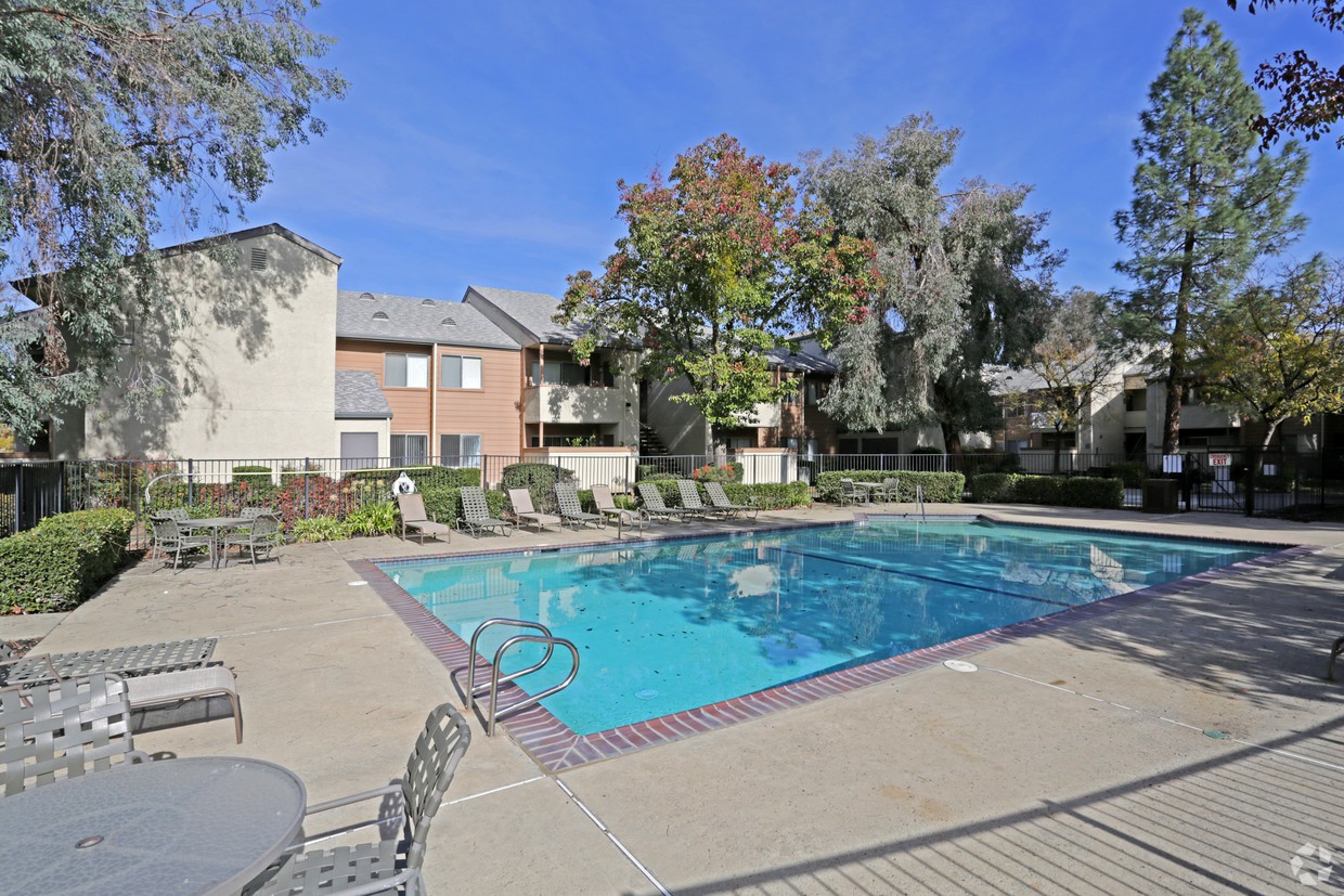 Carmel Pointe Apartments, Sacramento - (see reviews, pics & AVAIL)