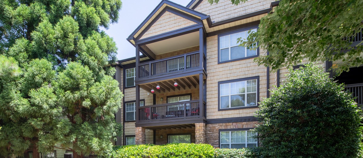 Colonial Grand at Berkeley Lake, Duluth - (see pics & AVAIL)