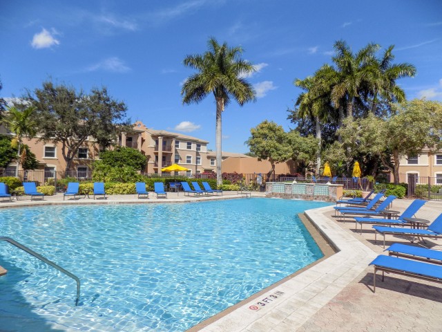 Pembroke Pines Landings, Pembroke Pines - (see pics & AVAIL)