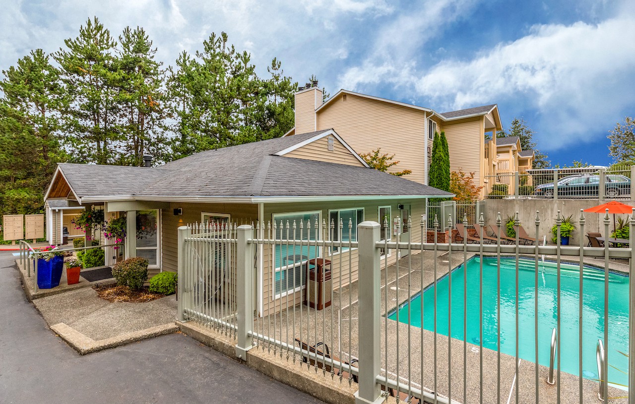 Cedar Heights, Kirkland (see pics & AVAIL)