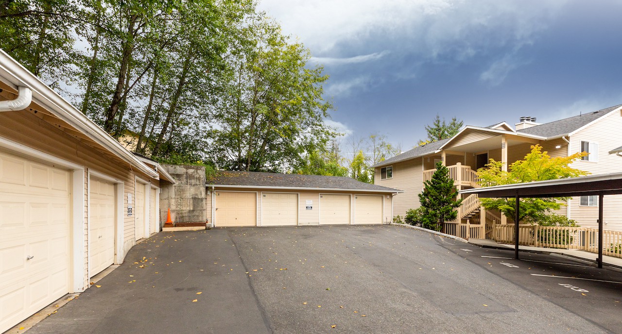 Cedar Heights, Kirkland (see pics & AVAIL)