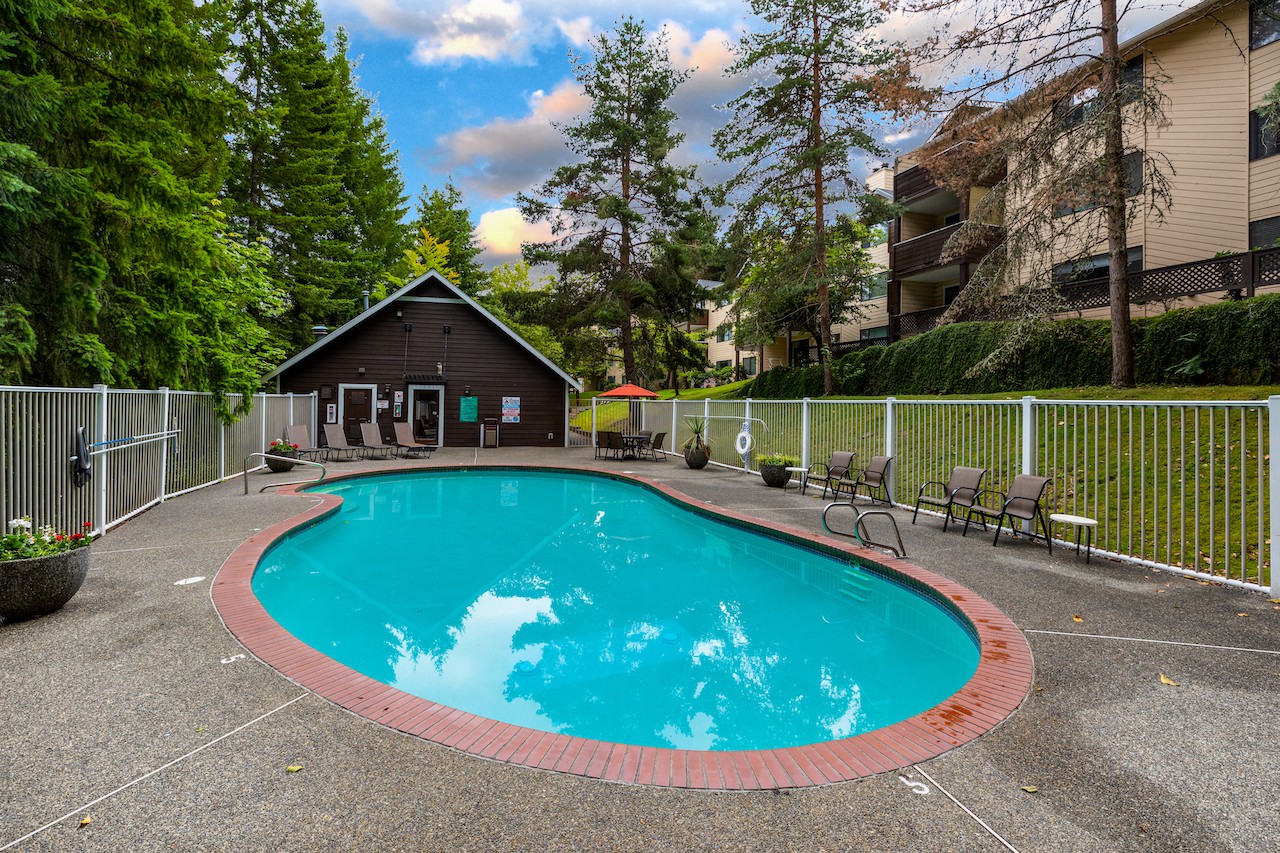 Cedar Heights, Kirkland (see pics & AVAIL)