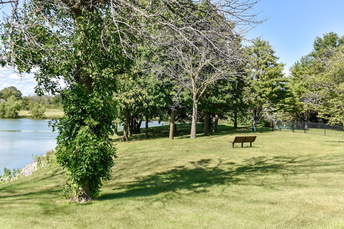 Harbor Pointe Apartments, Milwaukee - (see pics & AVAIL)