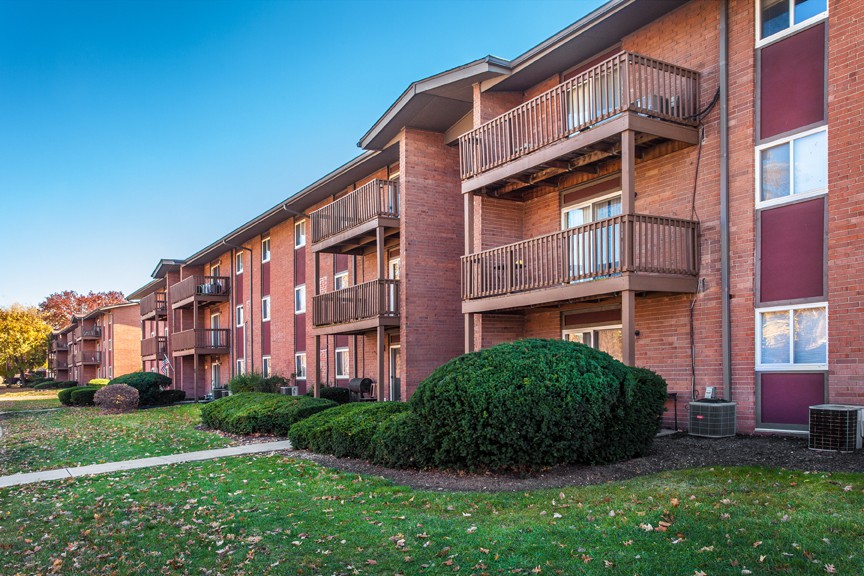 Brookwood Apartments, Indianapolis - (see pics & AVAIL)