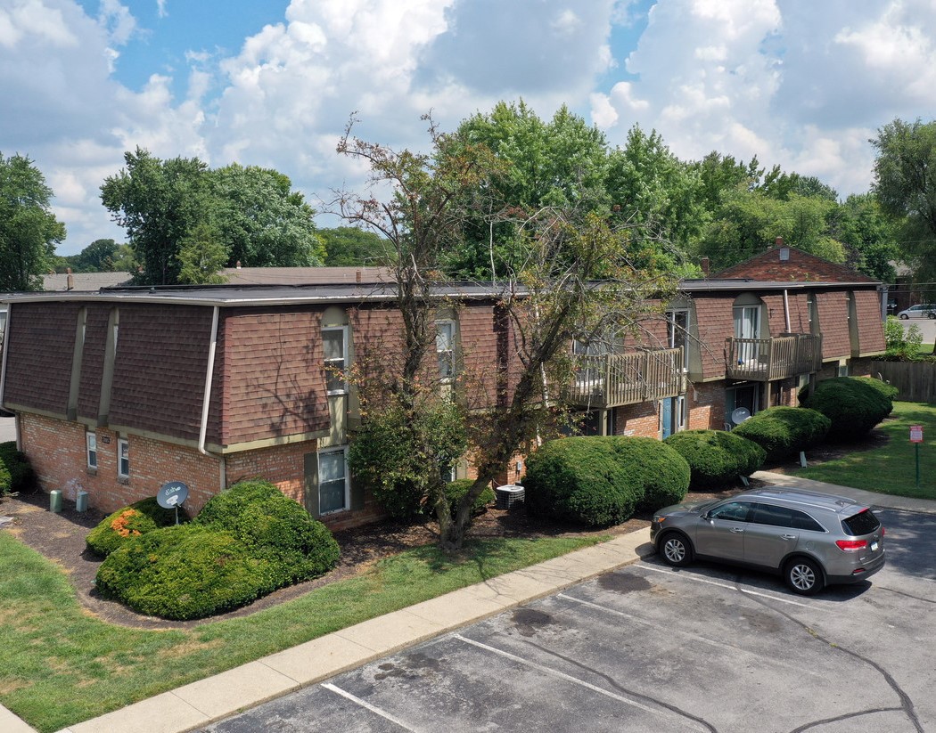Brookwood Apartments, Indianapolis - (see pics & AVAIL)
