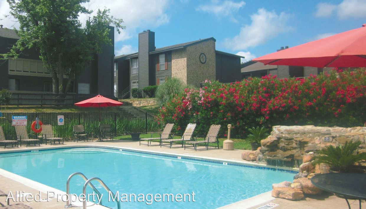 Hunters Crossing, Longview - (see pics & AVAIL)