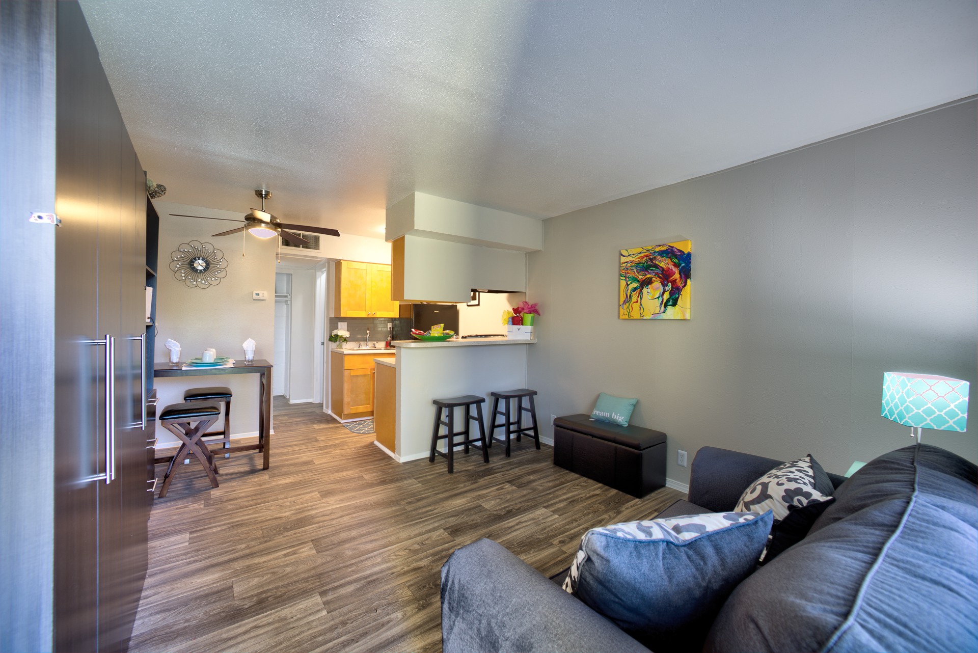 Balcones Urban Flats, San Antonio - (see pics & AVAIL)