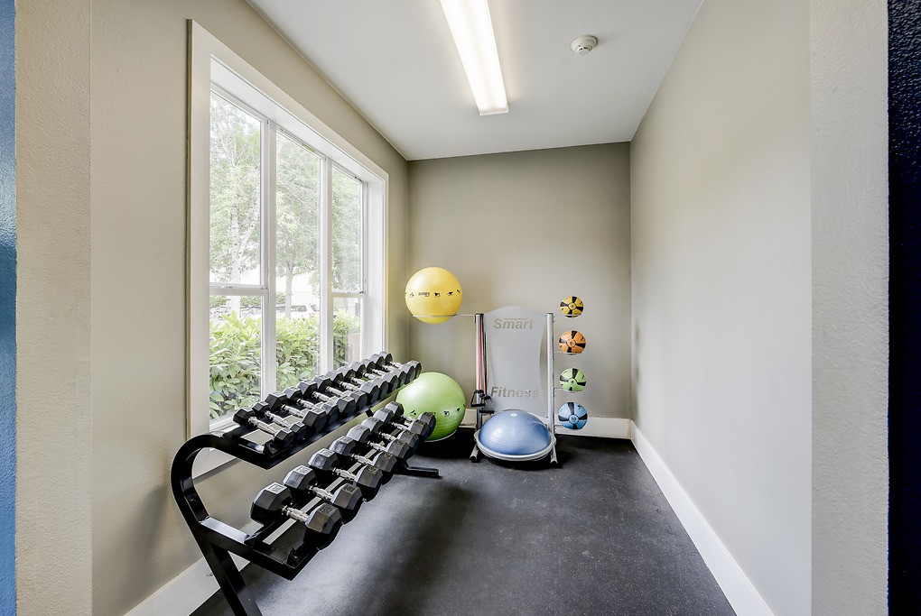 Fairwood Pond, Renton - (see pics & AVAIL)