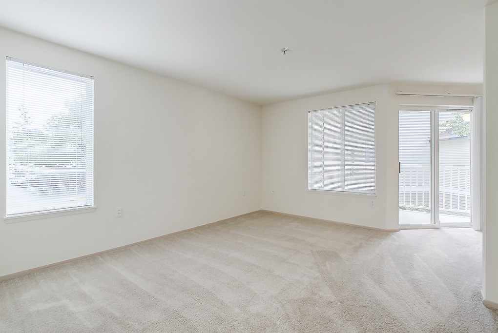 Fairwood Pond, Renton - (see pics & AVAIL)