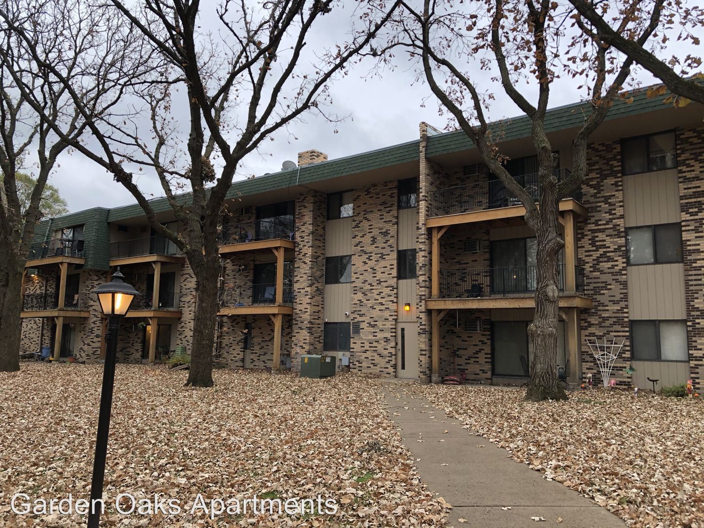 Garden Oaks, Coon Rapids - (see pics & AVAIL)