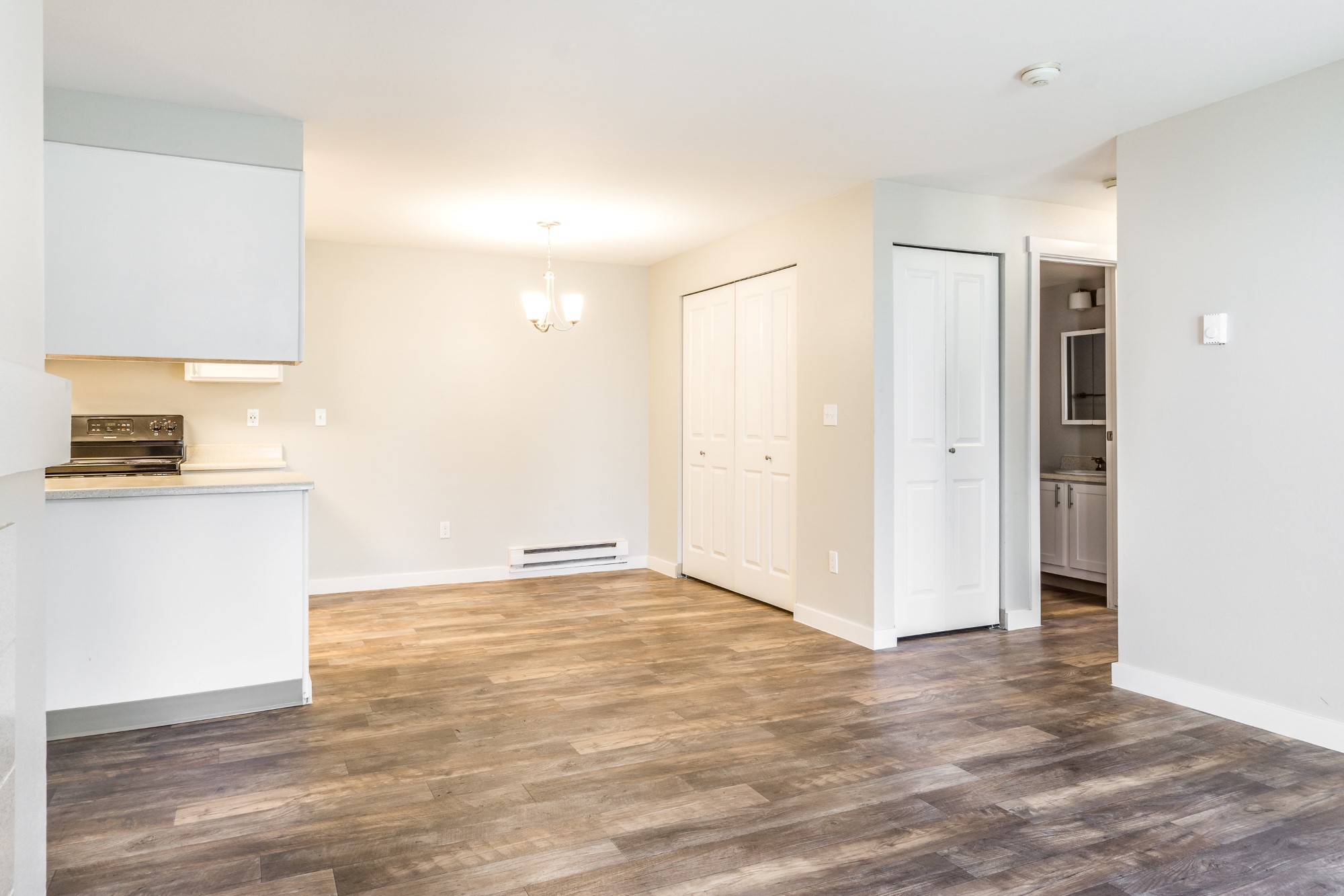 Bradford Park Apartment Homes, Meadowdale - (see pics & AVAIL)