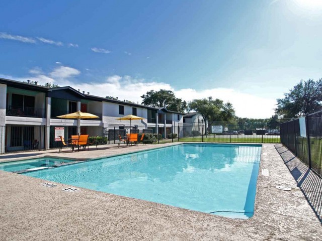 Meadows Edge, Austin - (see pics & AVAIL)