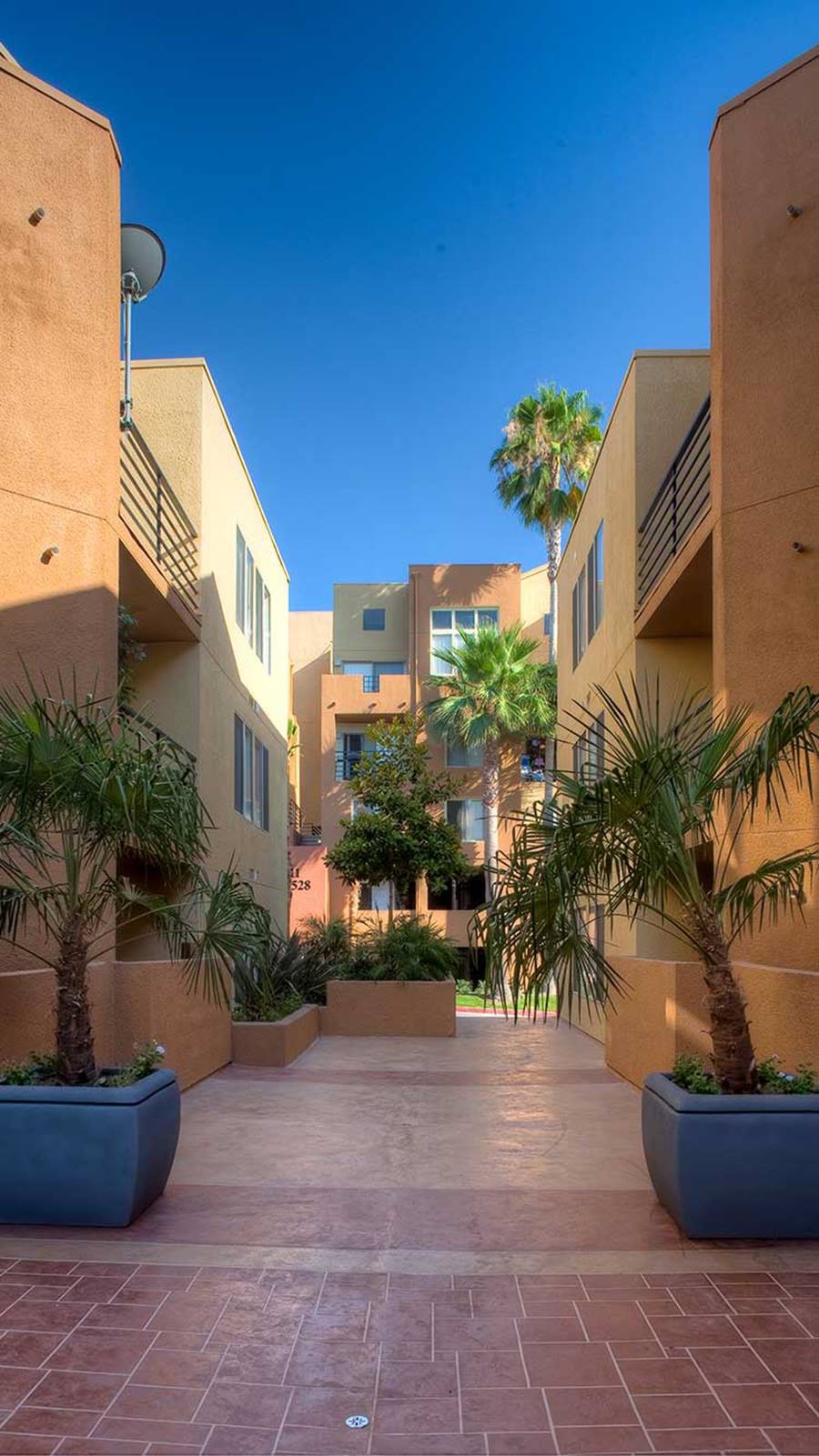 Avalon Woodland Hills, Los Angeles - (see pics & AVAIL)