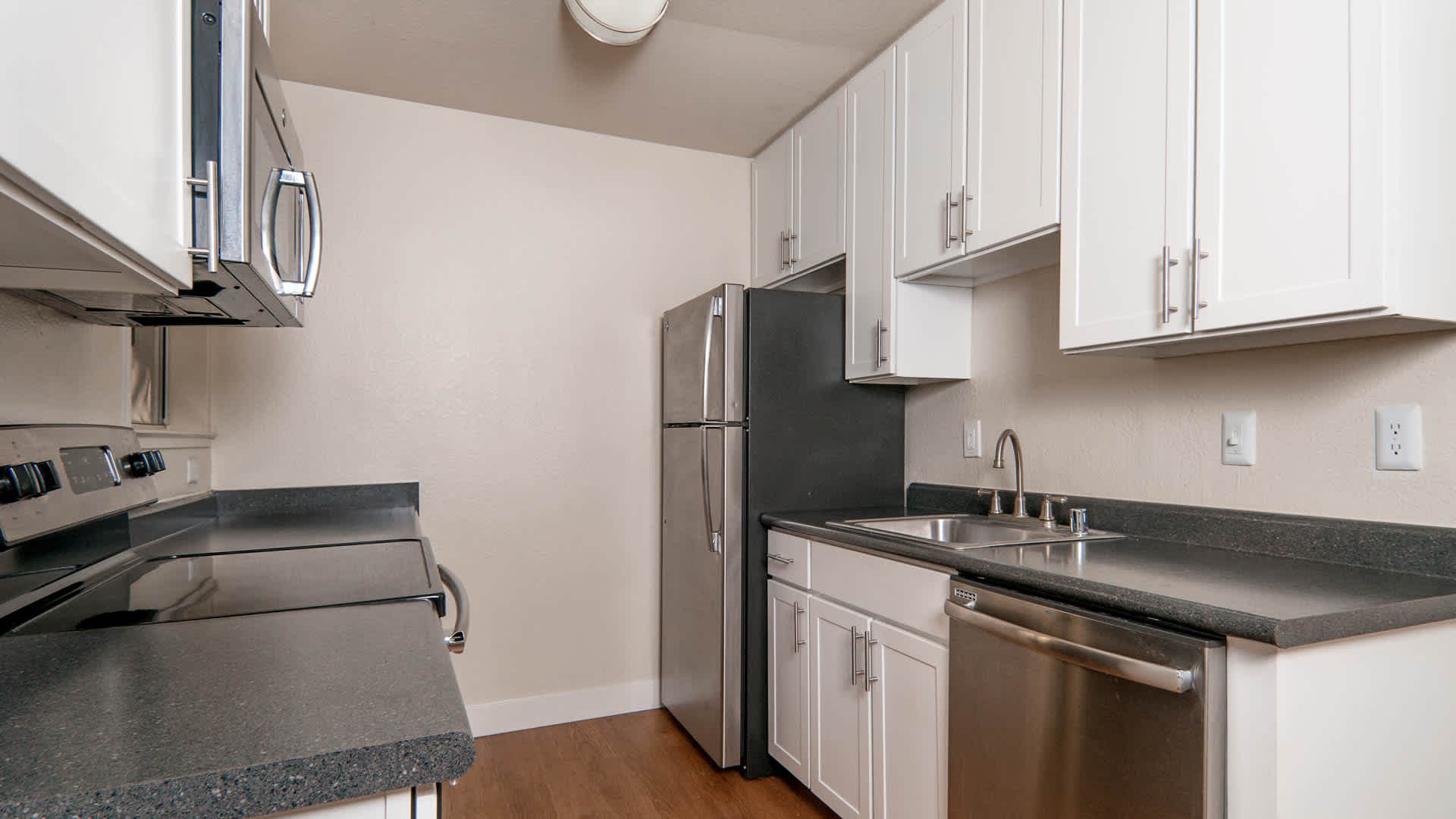 Creekside Apartments, San Mateo - (see reviews, pics & AVAIL)