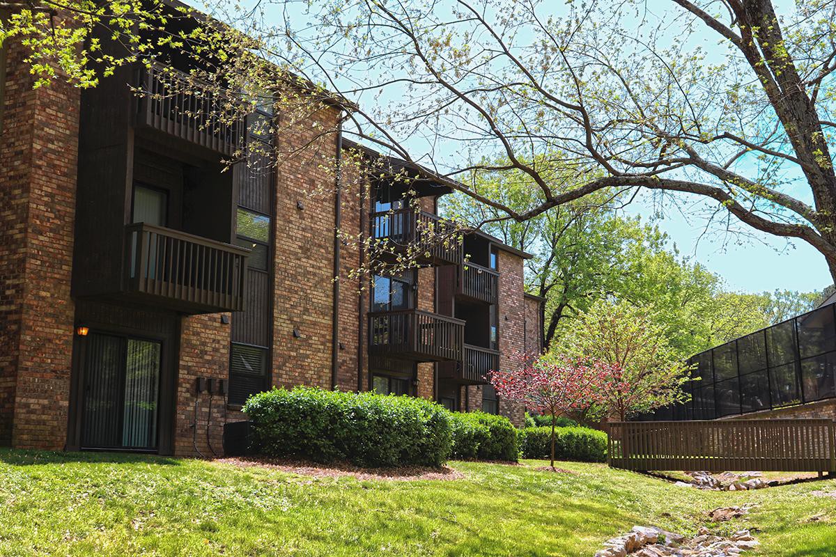 Gazebo Apartments, Nashville - (see pics & AVAIL)