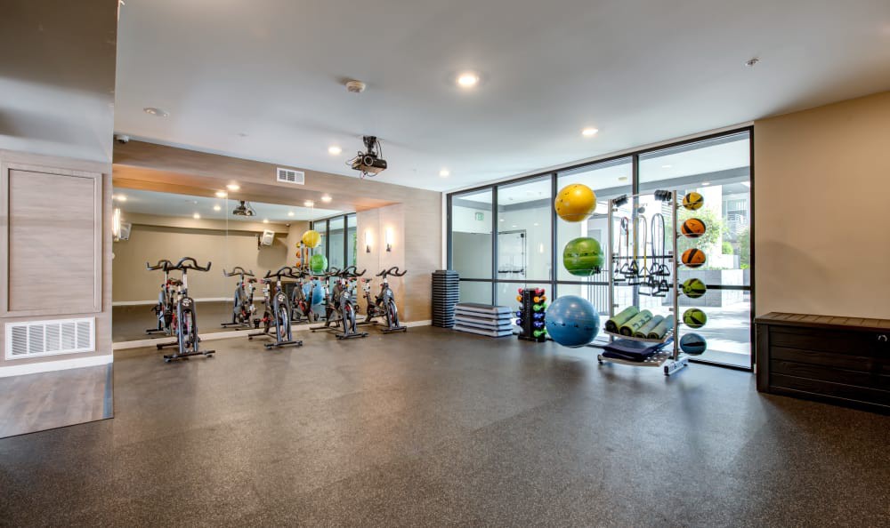 IMT Sherman Circle, Los Angeles (see pics &amp; AVAIL)