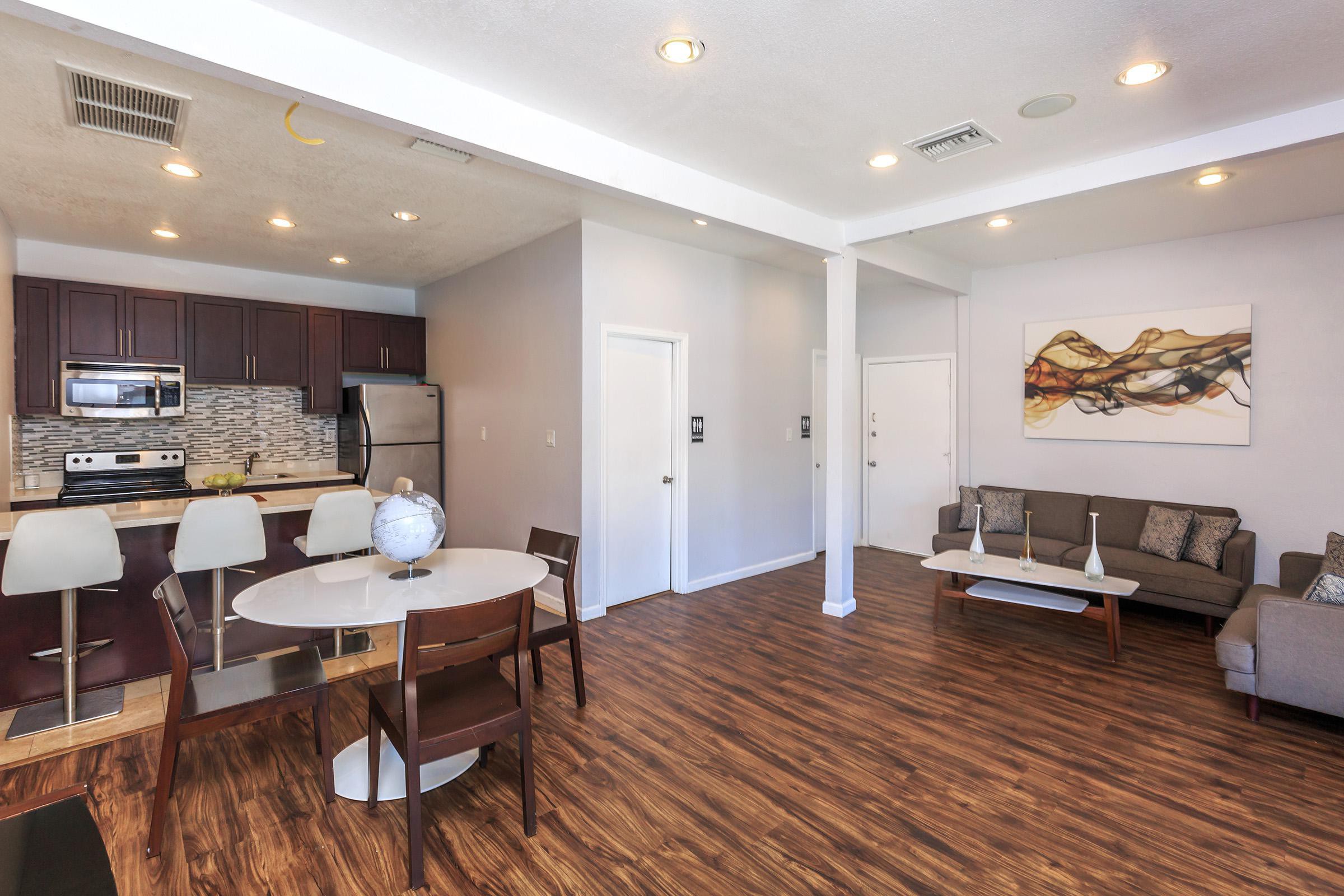 Creekside Apartments, San Jose - (see pics & AVAIL)