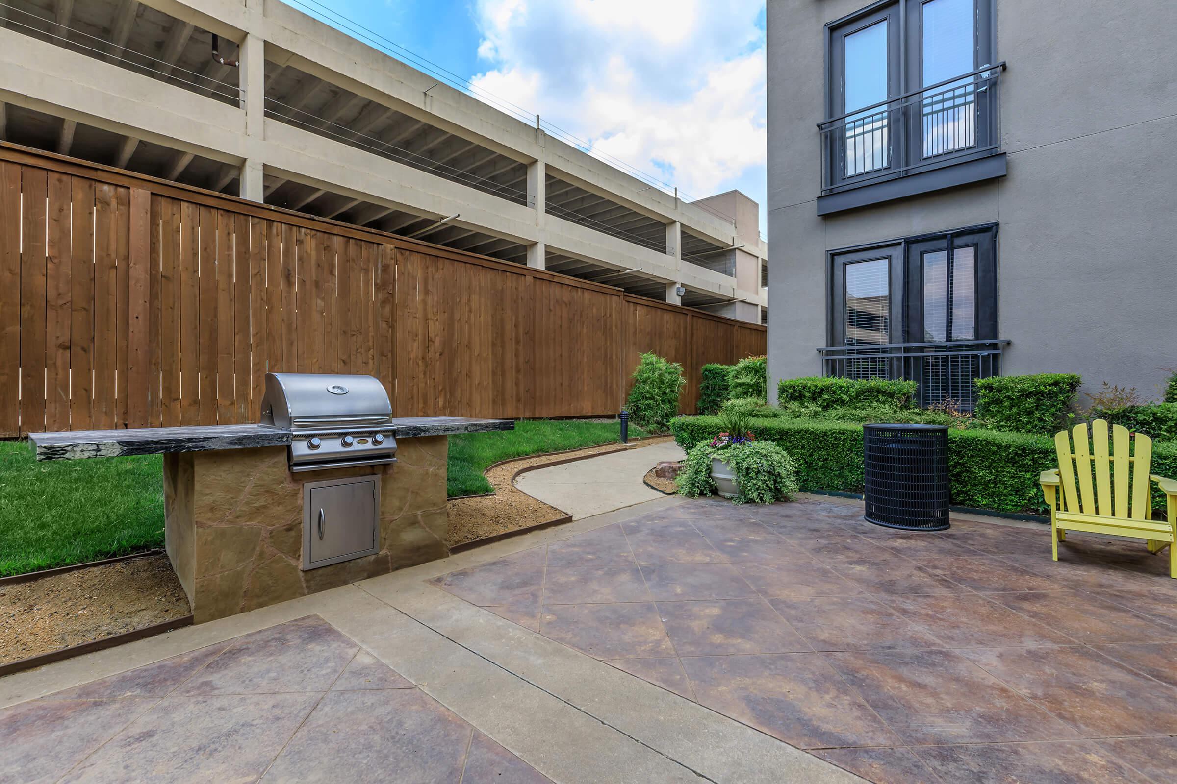 Vue Fitzhugh Dallas see Pics AVAIL