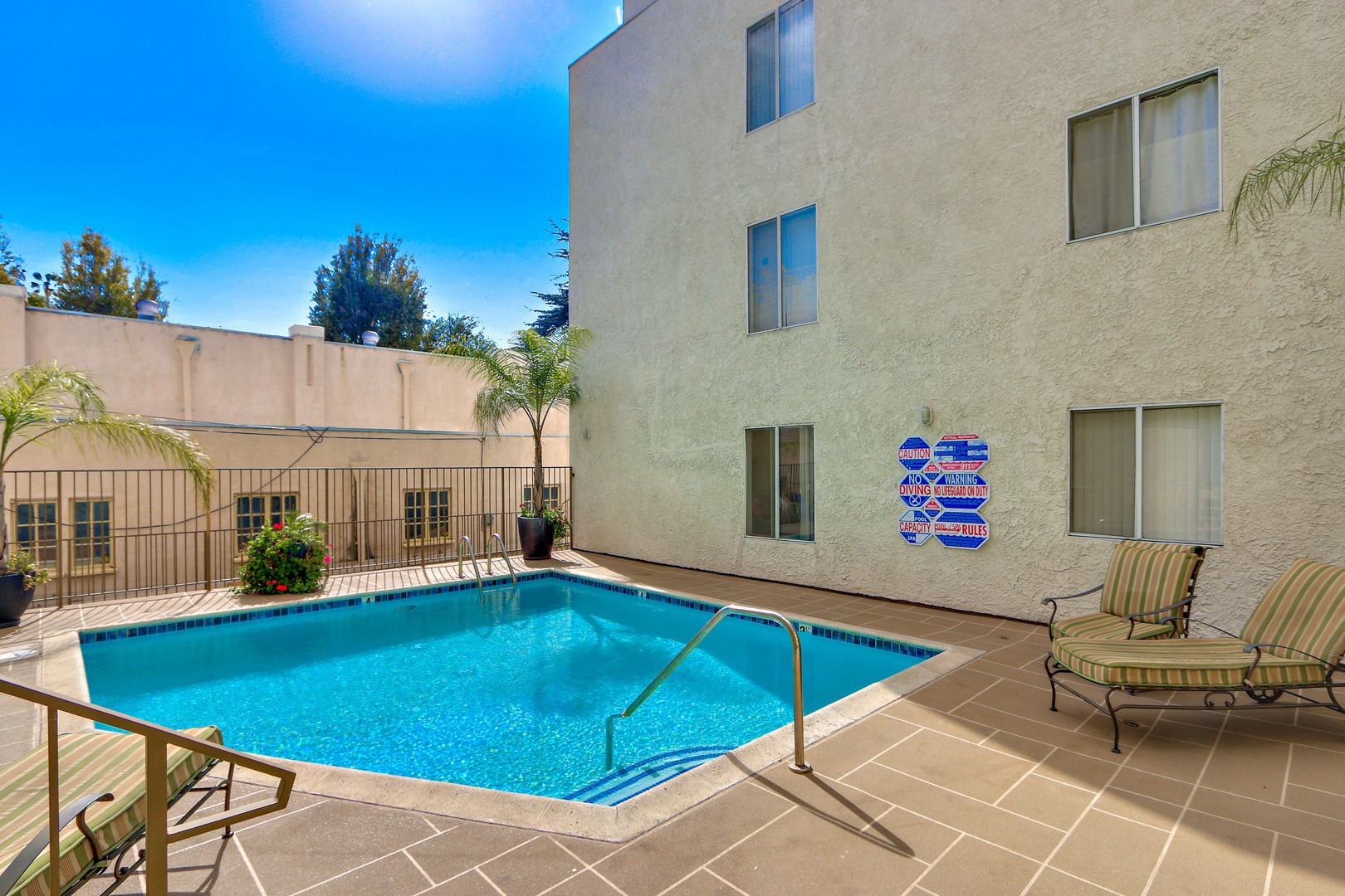 South Park Apartments, Los Angeles - (see pics & AVAIL)