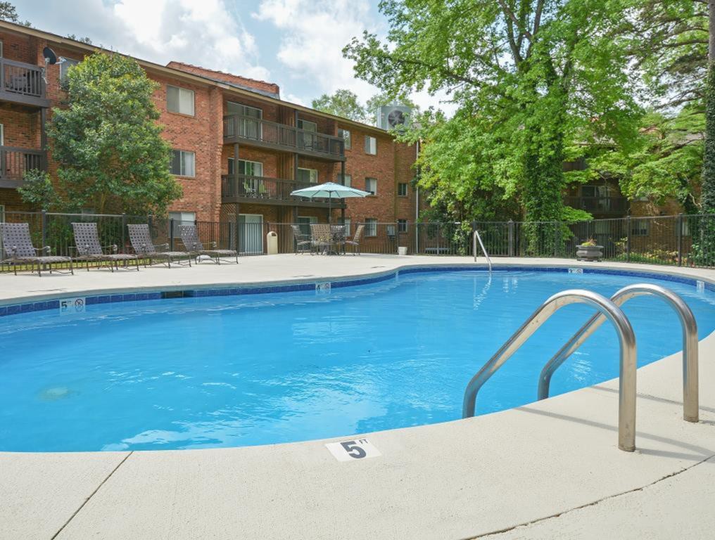 Charlotte Woods, Charlotte (see pics &amp; AVAIL)